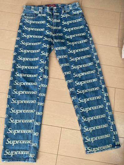 Supreme Frayed Logos Regular Jean "Blue"