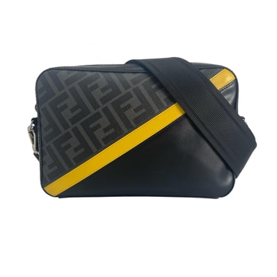 美品 FENDI フェンディ ダイアゴナル カメラケース 7M0286 ショルダーバッグ レザー ブラック メンズ【中古】