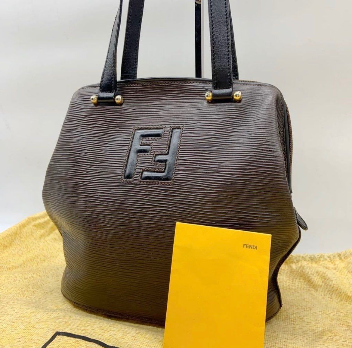 ✨美品✨ FENDI トートバッグ FFロゴ エピレザー ゴールド金具