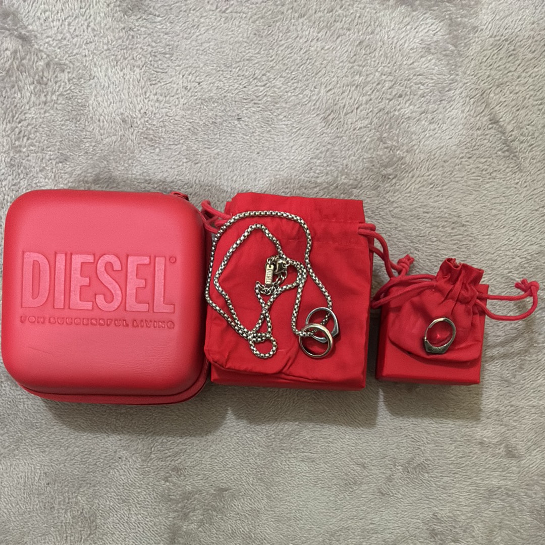 Diesel Dx1446 Red Enamel Chain Necklace 