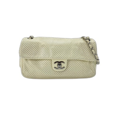 シャネル CHANEL ショルダーバッグ パンチングレザー【中古】