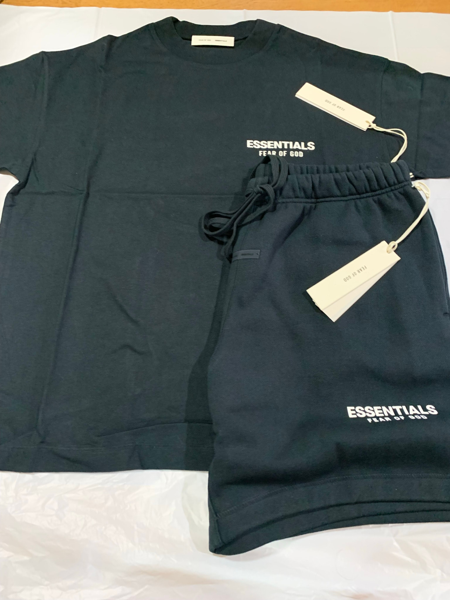 セットアップ fear of god essentials classic TEE(Sサイズ)vintage BLACK & shorts(Mサイズ)ジェットブラック