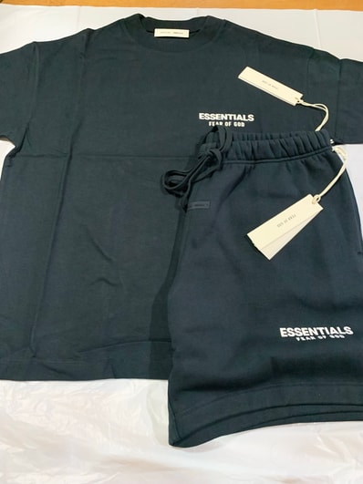 セットアップ fear of god essentials classic TEE(Sサイズ)vintage BLACK & shorts(Mサイズ)ジェットブラック
