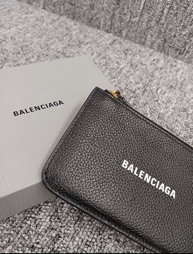 BALENCIAGA