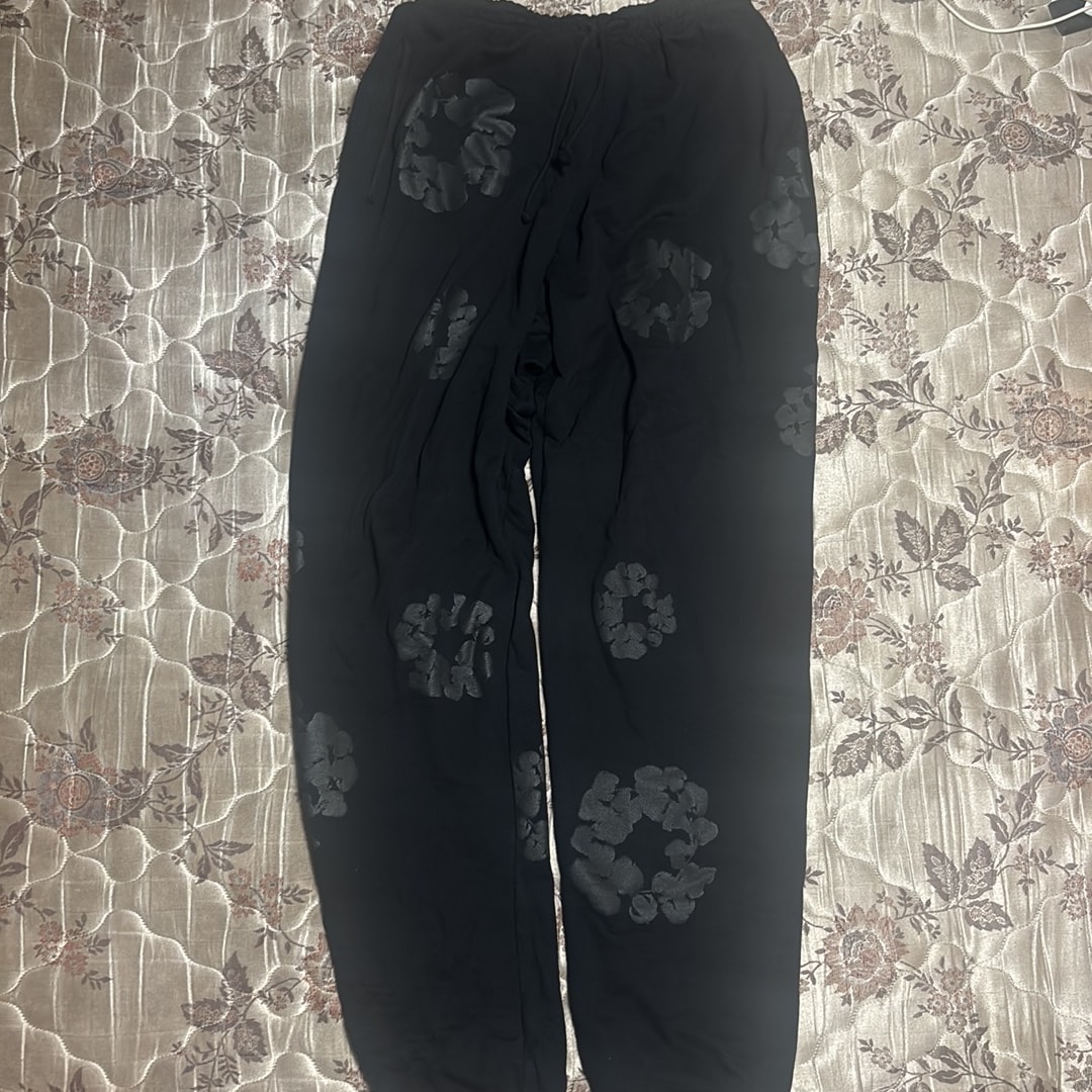 DENIM TEARS Mono Cotton Wreath Sweatpants "Black"