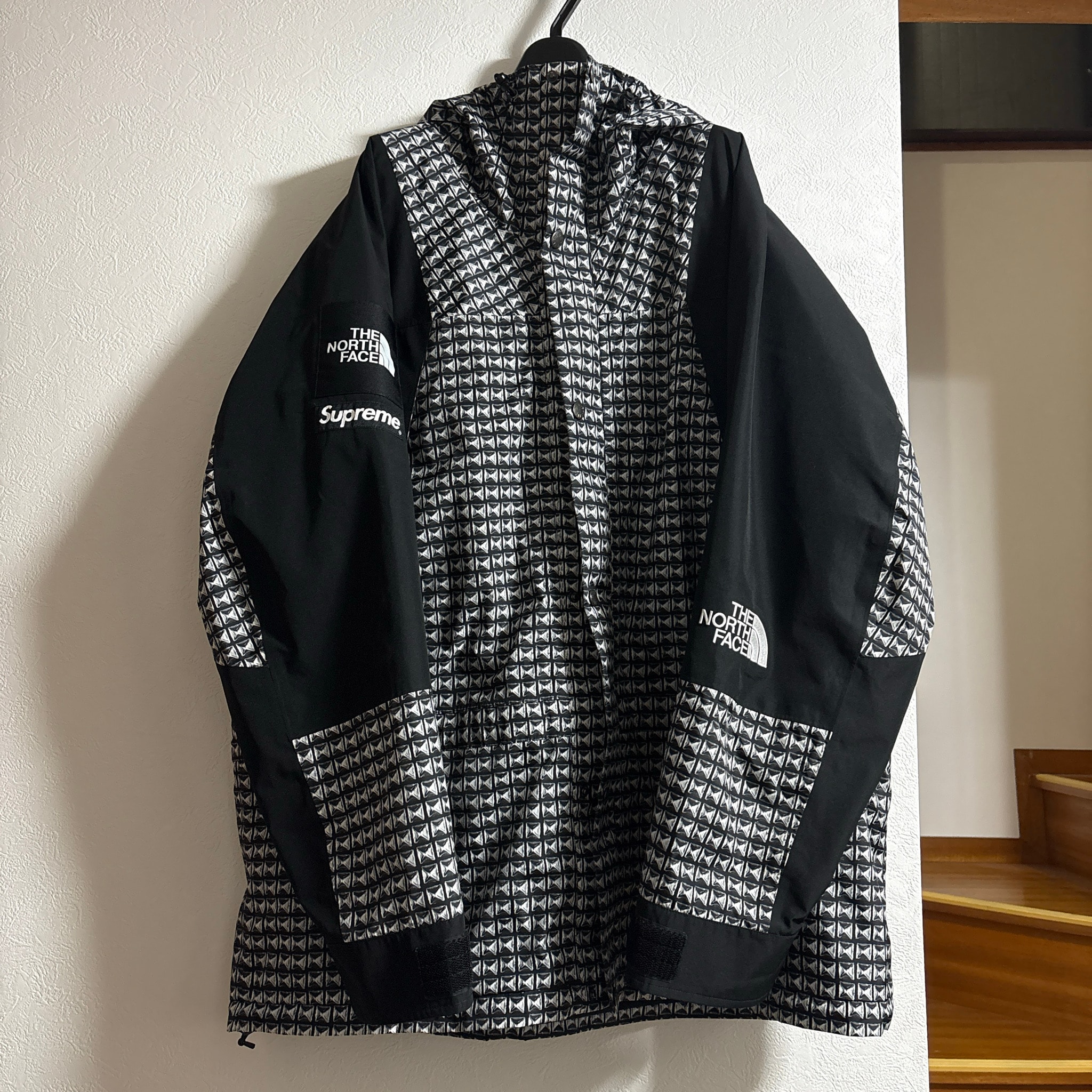 Supreme x The North Face Studded Mountain Light Jacket "Black"