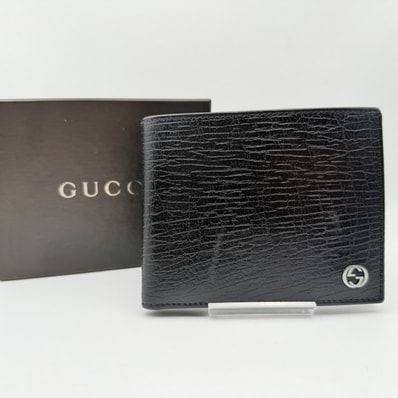 GUCCI(グッチ)インターロッキングG 二つ折り財布 ブラック レザー コインポケット付き