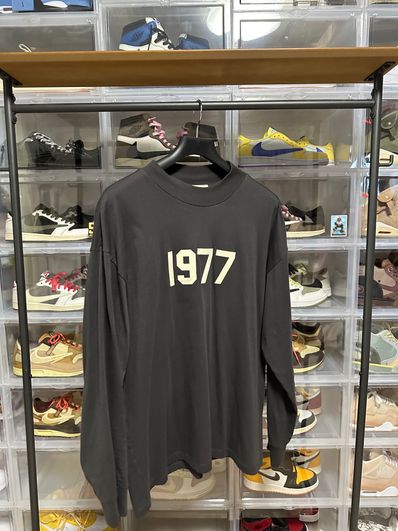 FEAR OF GOD ESSENTIALS 1977 L/S T-SHIRT "Iron"