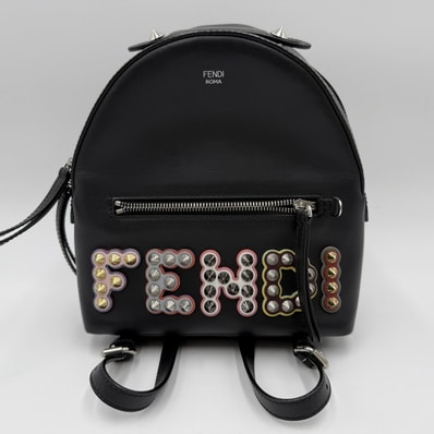 FENDI(フェンディ)ロゴスタッズ ミニバックパック ブラック レザー