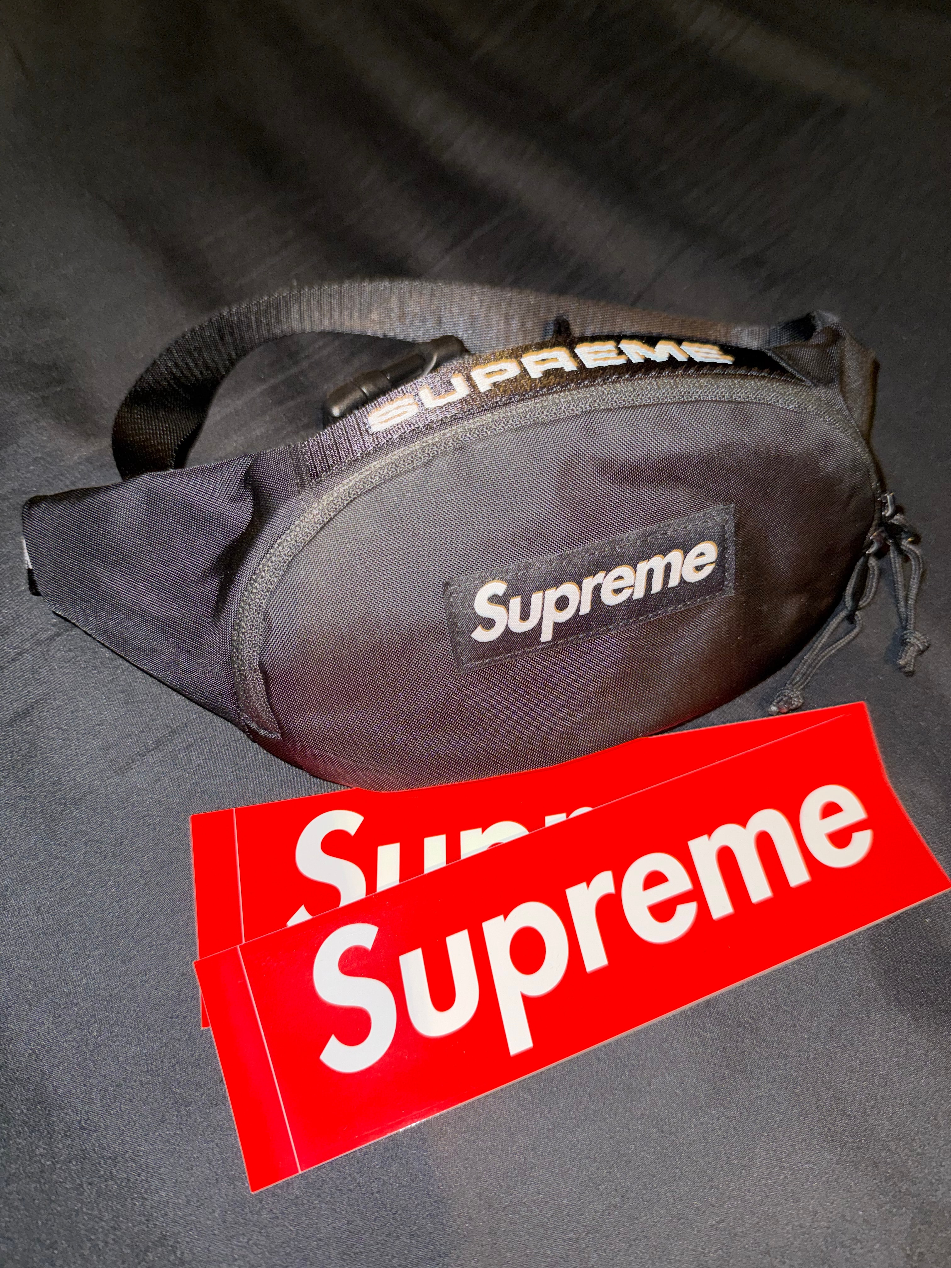 Supreme FW22 Small Waist Bag 
