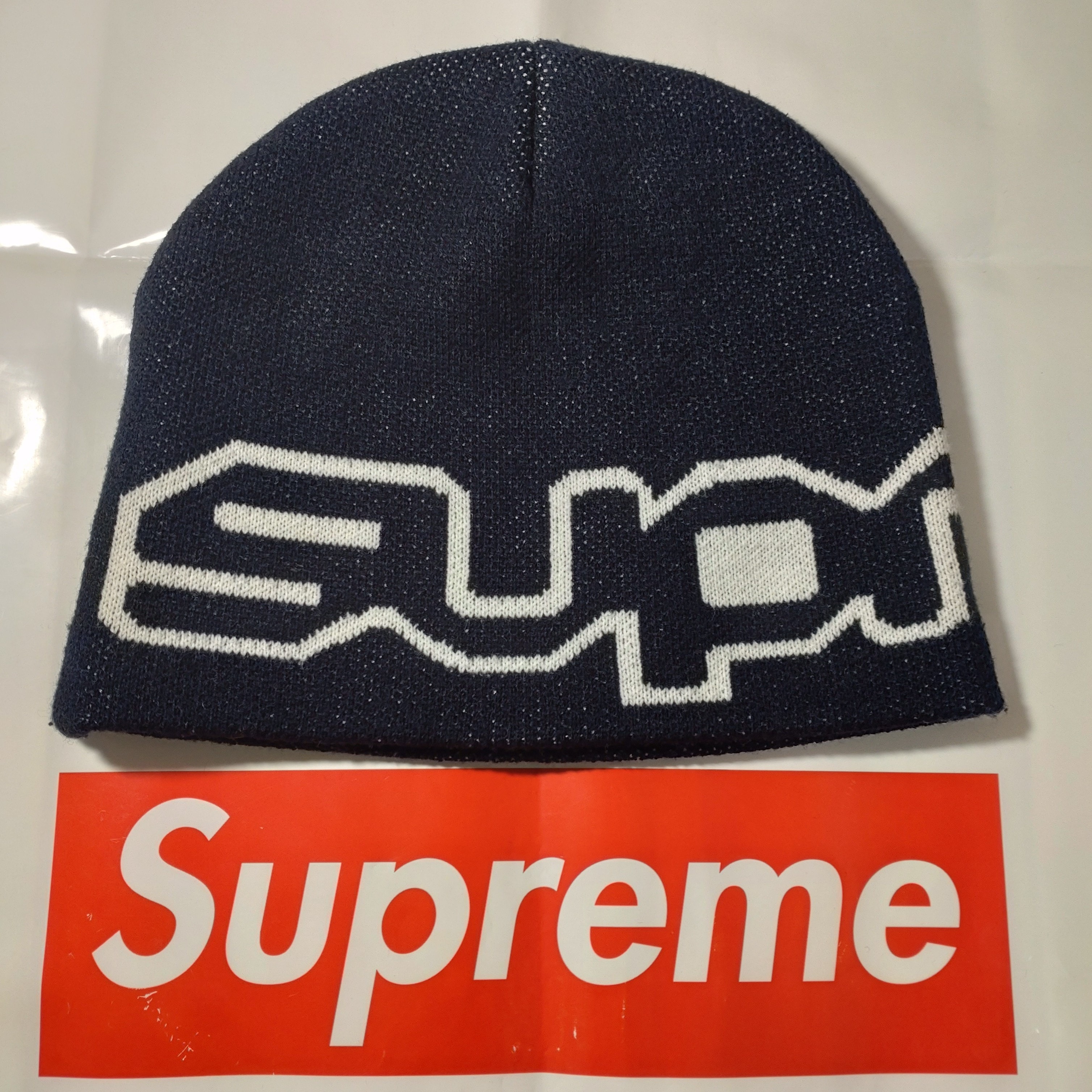 Supreme Wrap Logo Beanie "Black"