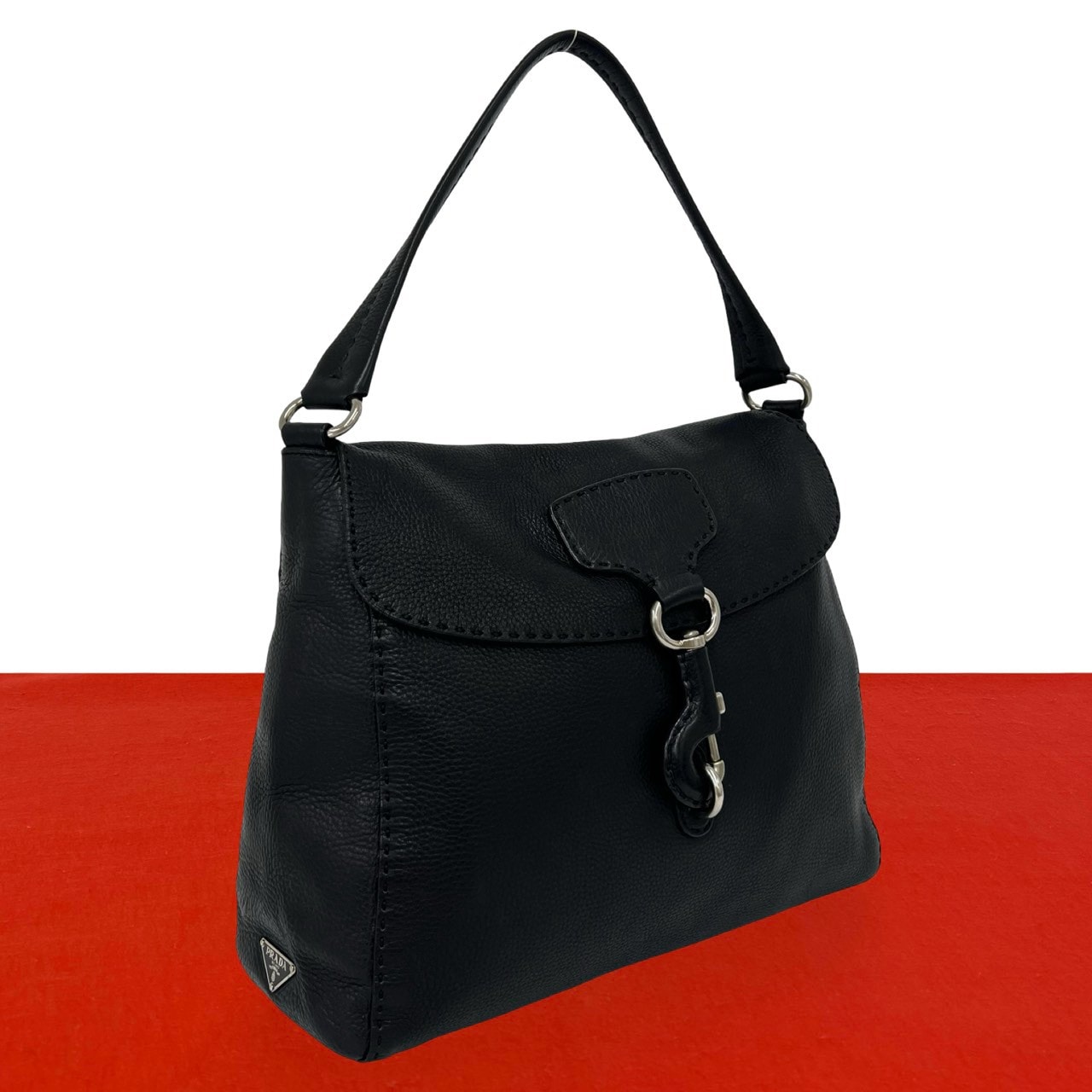 PRADA プラダ 三角ロゴ 金具 レザー ショルダーバッグ ブラック
35080