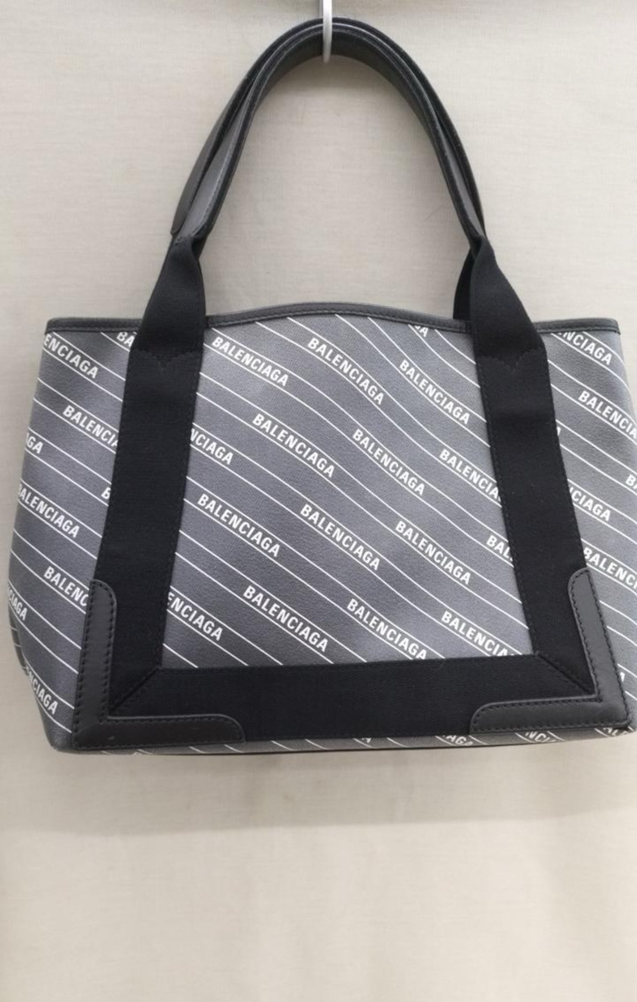 BALENCIAGA