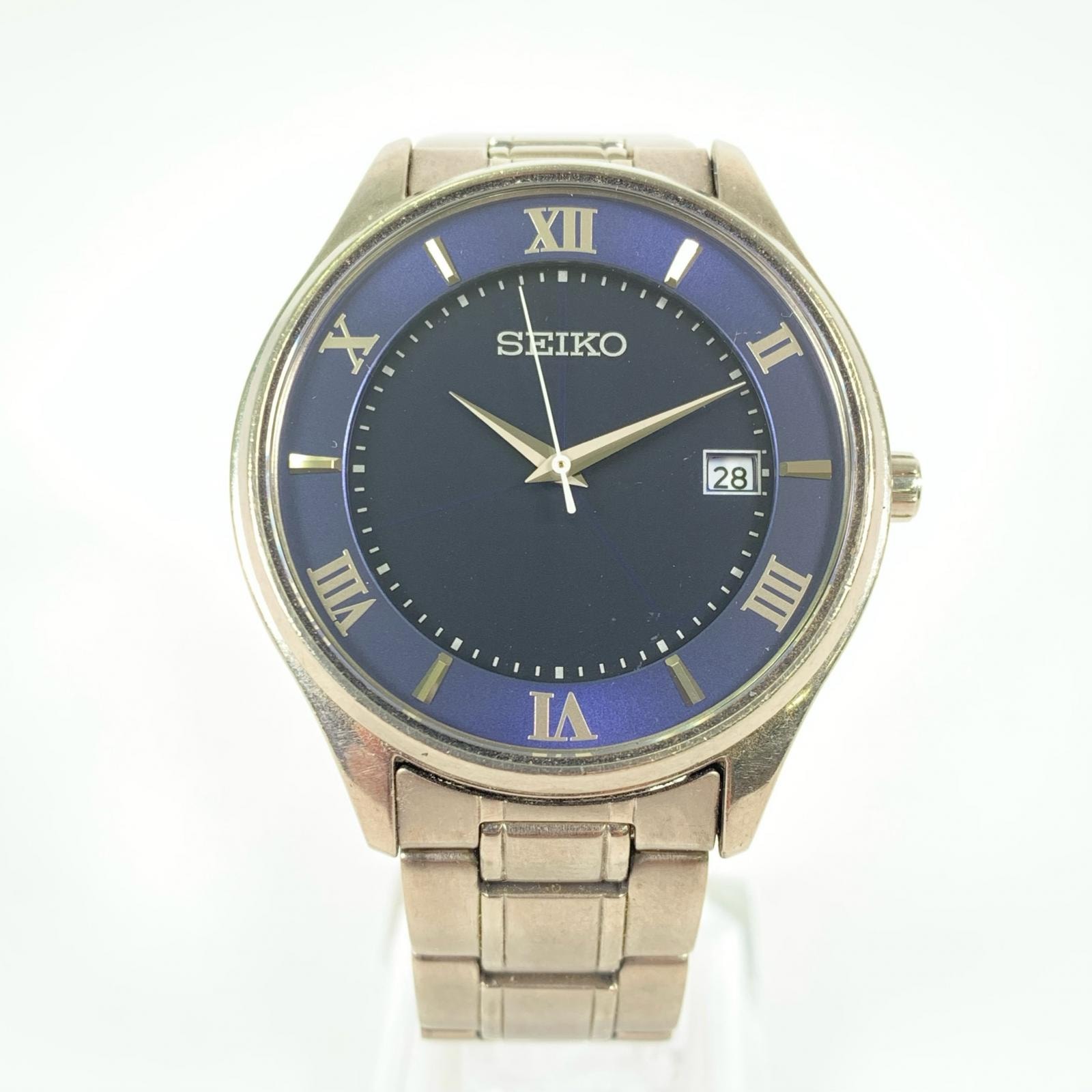 正常可動 SEIKO セイコー V157-0CZ0 腕時計 アナログ ソーラークォーツ シルバー デイト表示付き 文字盤ネイビー ローマインデックス チタン製 メンズ