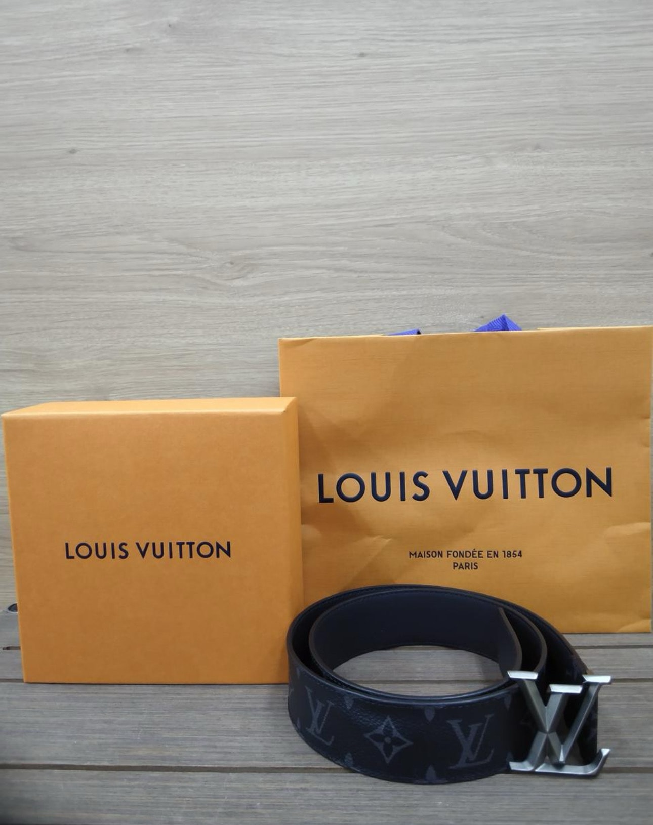 LOUIS VUITTON