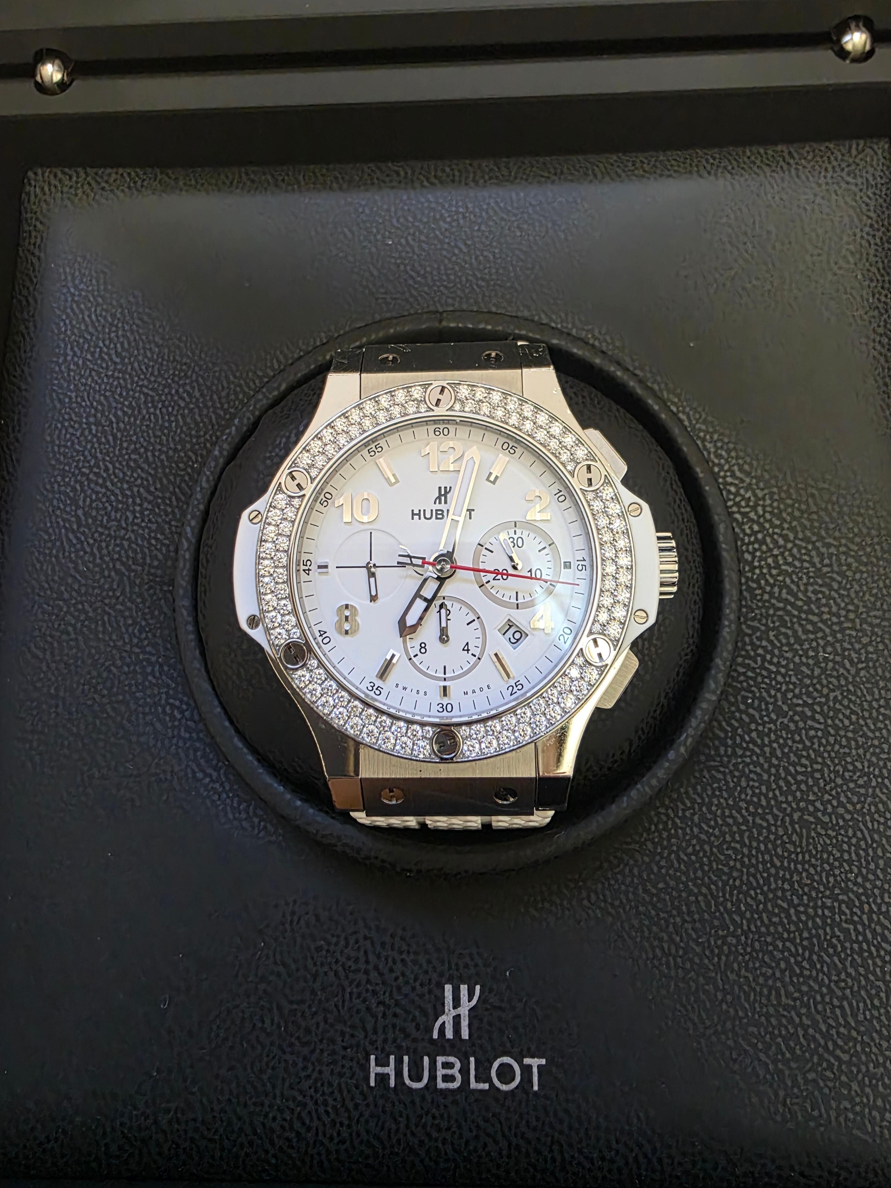 ウブロ HUBLOT 301.SE.230.RW.114 ビッグバン スチールホワイト ダイヤベゼル クロノグラフ 自動巻き メンズ 
