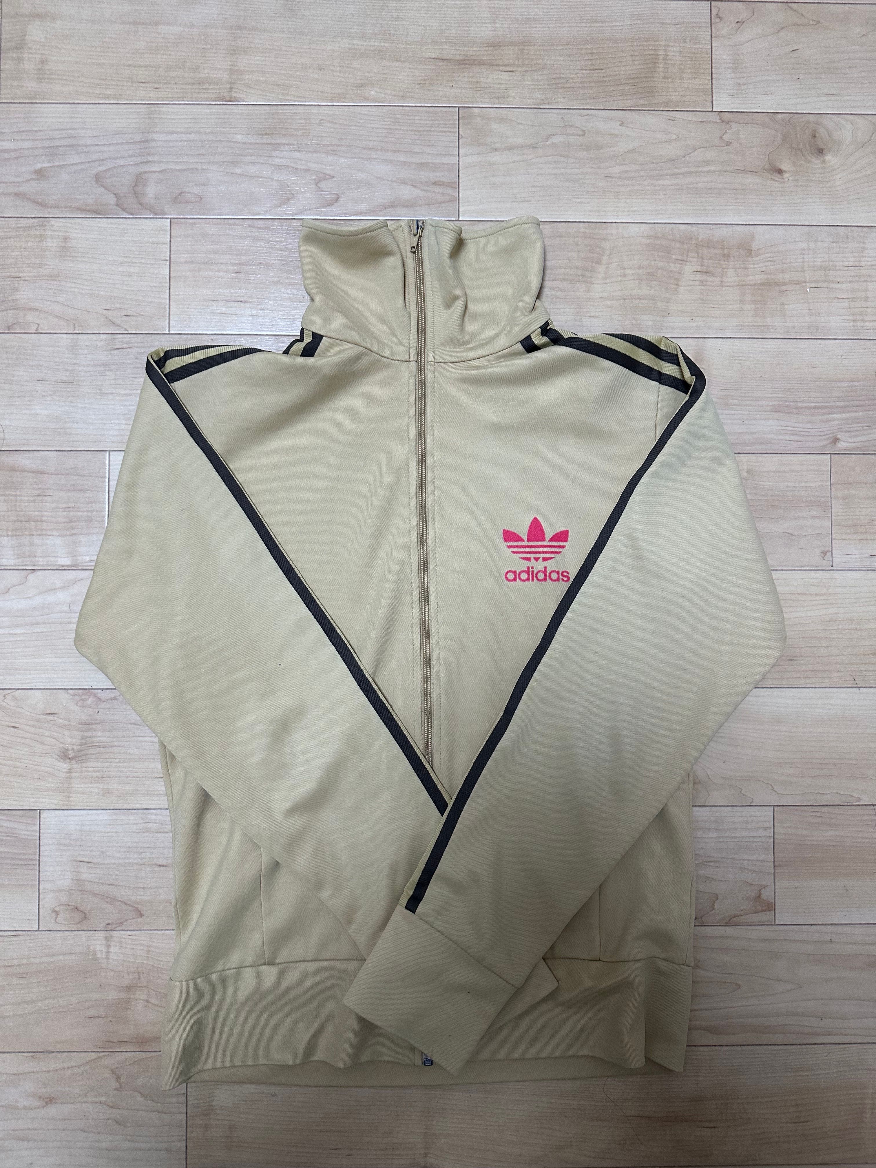 アディダス 赤 ロゴ トラックジャケット ベージュ L