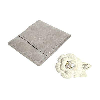 シャネル CHANEL プラスチックパール カメリア ブローチ