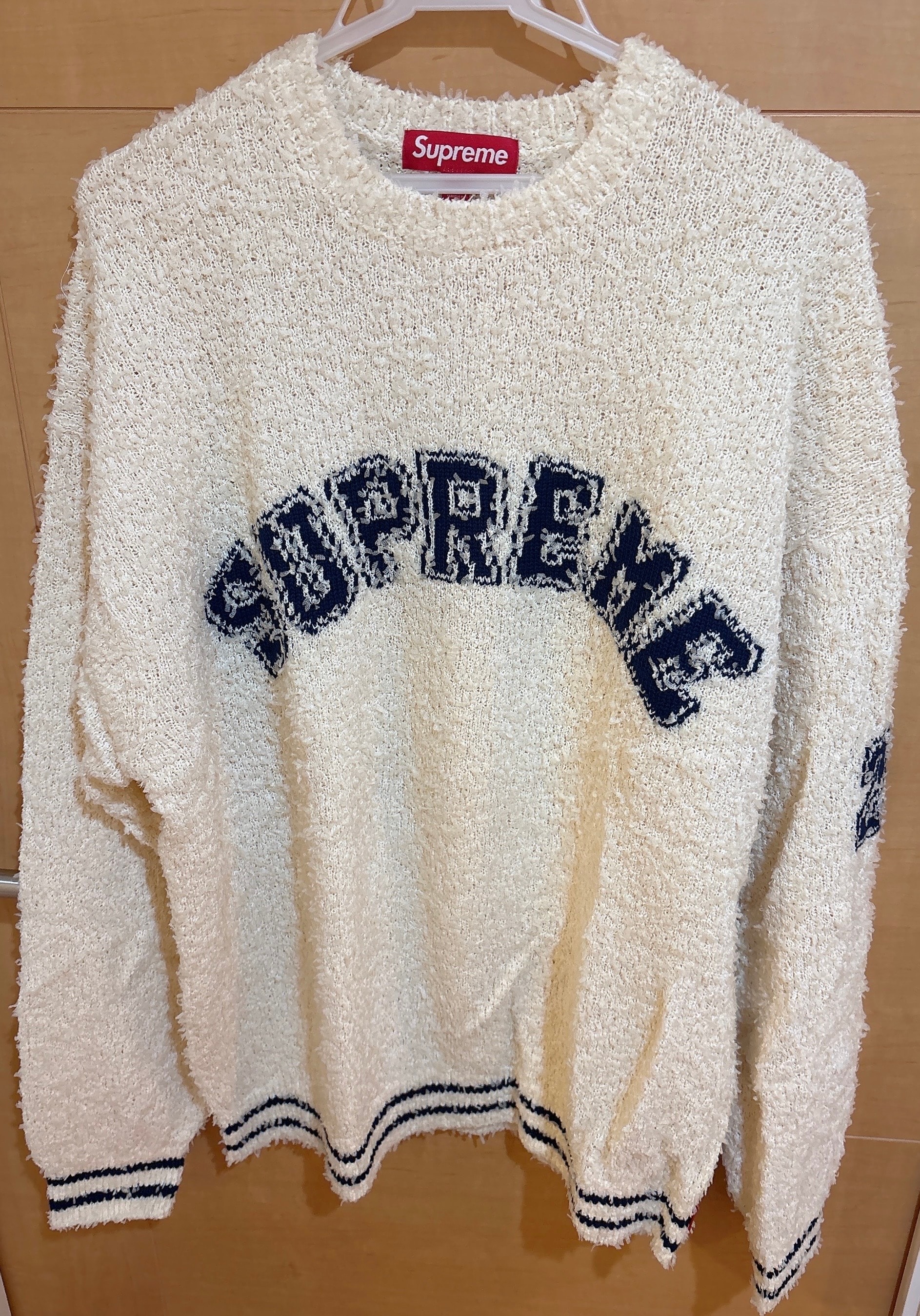 シュプリーム テクスチャード アーク セーター "クリーム"