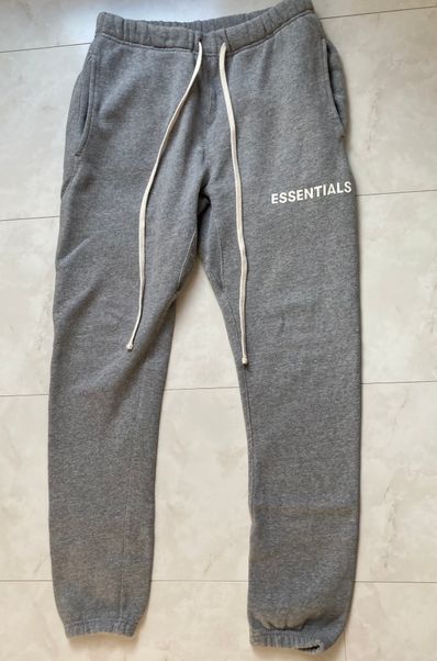 FEAR OF GOD Essentials Graphic Sweatpants "Grey"