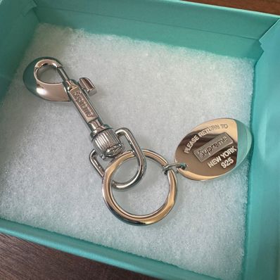 Supreme / Tiffany & Co. Return to Tiffany Oval Tag Keyring "Silver"
