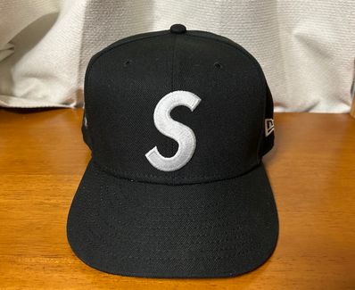 Supreme Screw Ball S Logo New Era "Black"