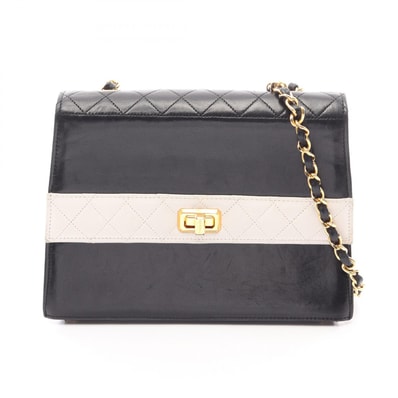 シャネル CHANEL マトラッセ ショルダーバッグ バッグ ラムスキン(羊革) レディース ブラック系 / ホワイト系 【中古】