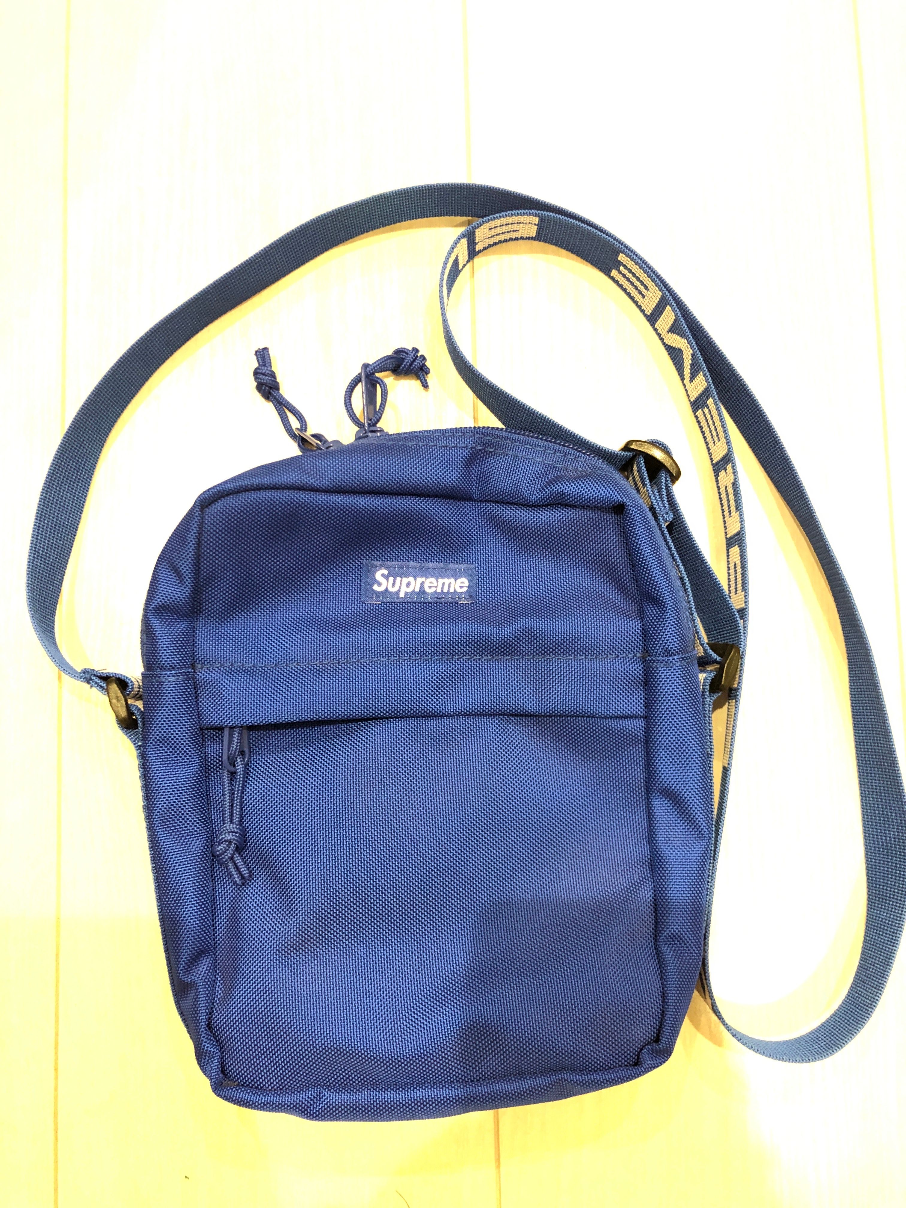 Supreme 18SS Shoulder Bag 