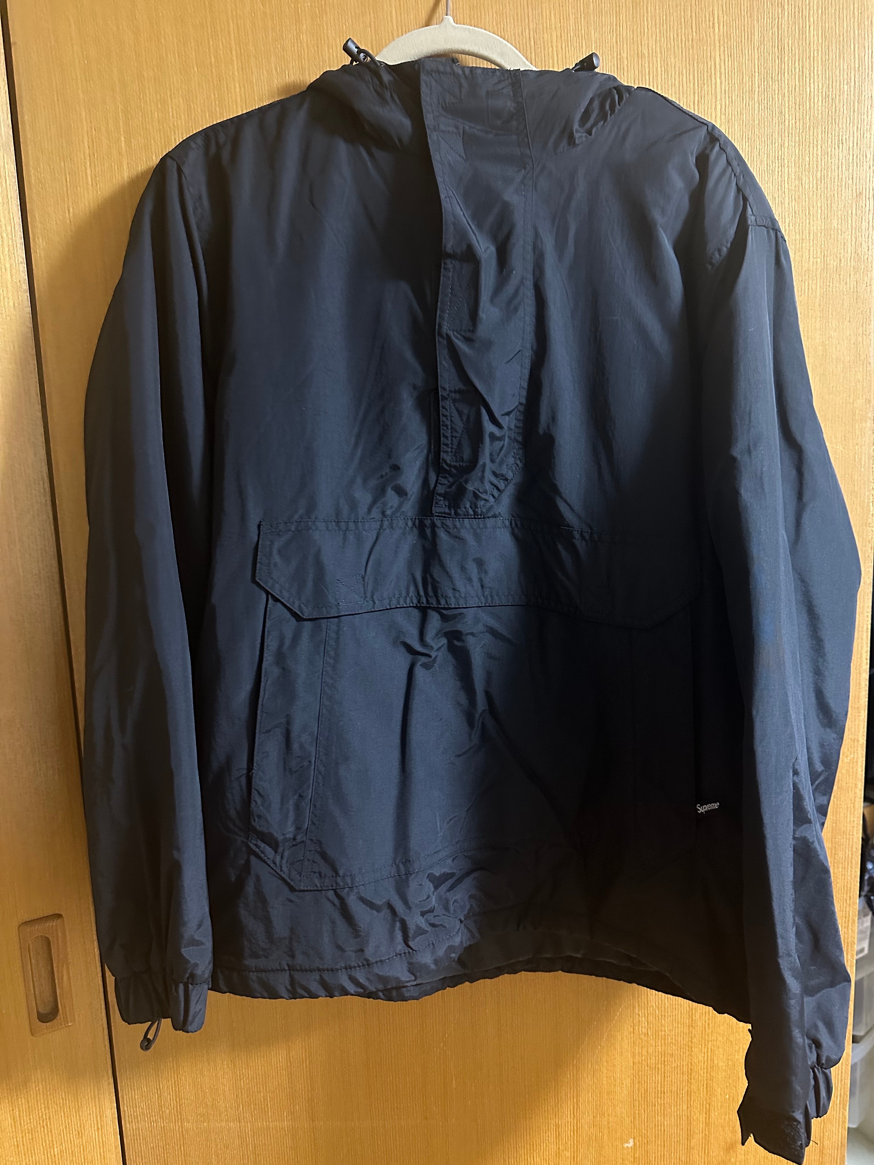 シュプリーム フーデッド ロゴ ハーフジップ プルオーバー "ブラック"