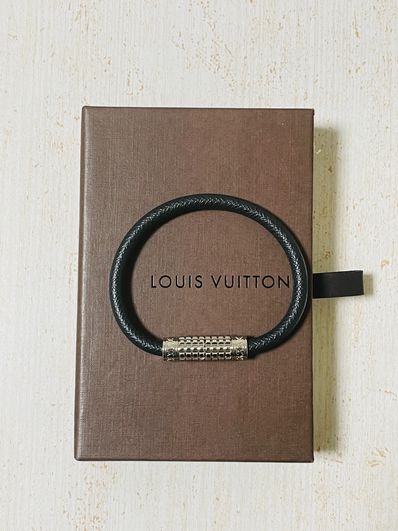 Louis Vuitton Digit Bracelet Taiga "Aldwards"