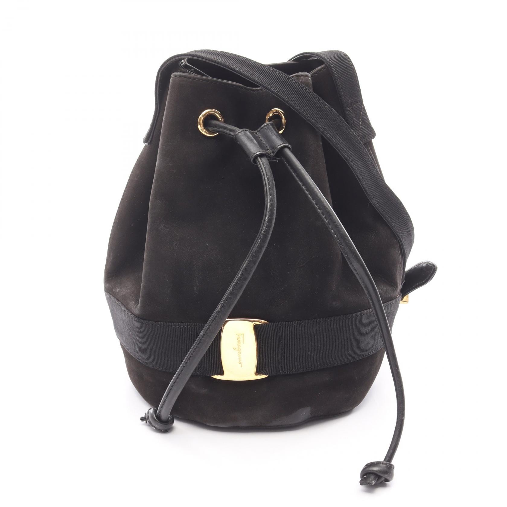 サルヴァトーレフェラガモ Salvatore Ferragamo ヴァラ ショルダーバッグ バッグ スウェード レディース ブラック系 【中古】