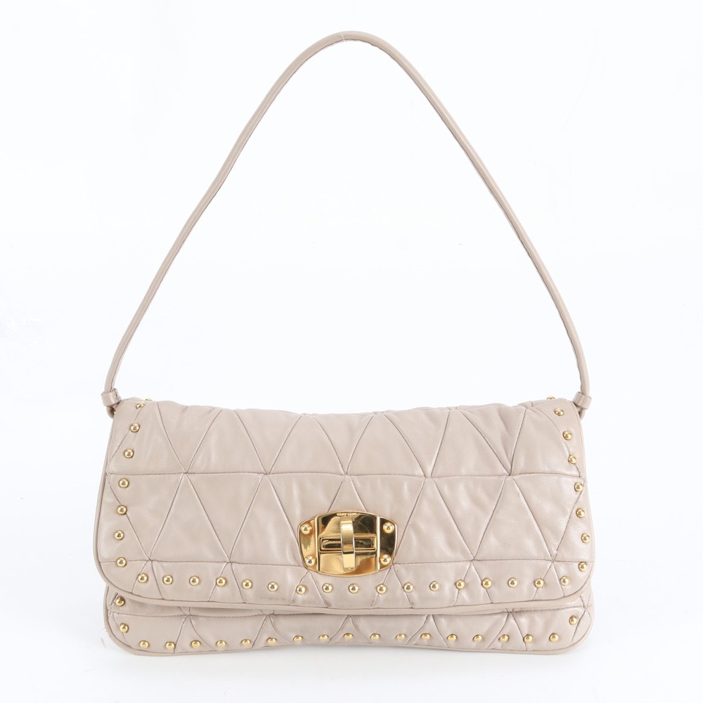 ■美品 ミュウミュウ スタッズ ターンロックショルダーバッグ レザー