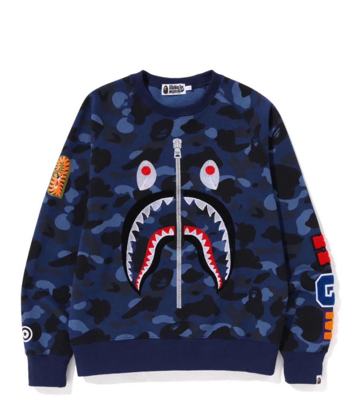COLOR CAMO EMBROIDERY SHARK CREWNECK