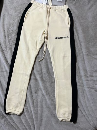FEAR OF GOD Essentials Side Stripe Sweatpants "Cream"