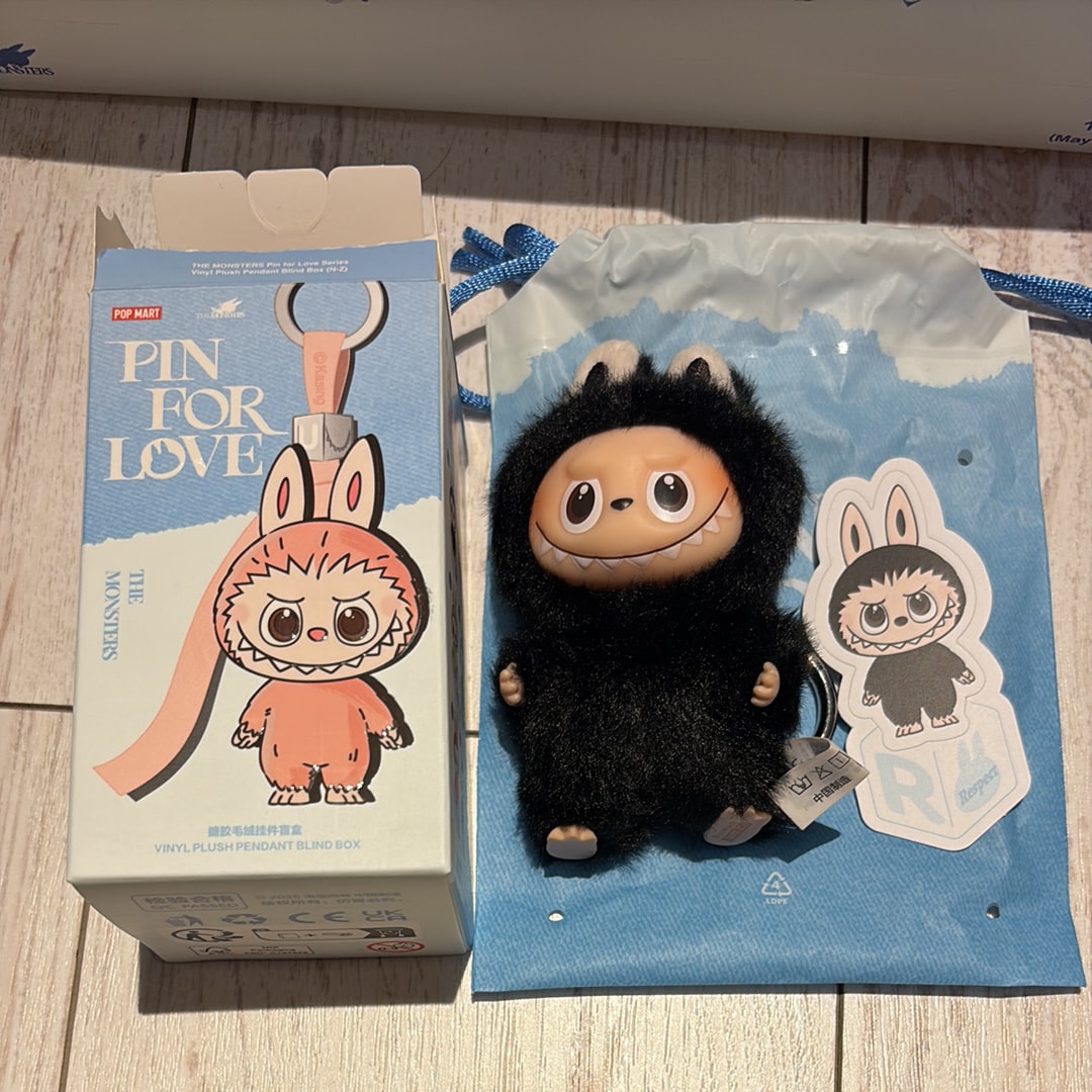 POP MART THE MONSTERS (LABUBU) Pin for Love Series-Vinyl Plush Pendant (N-Z) R