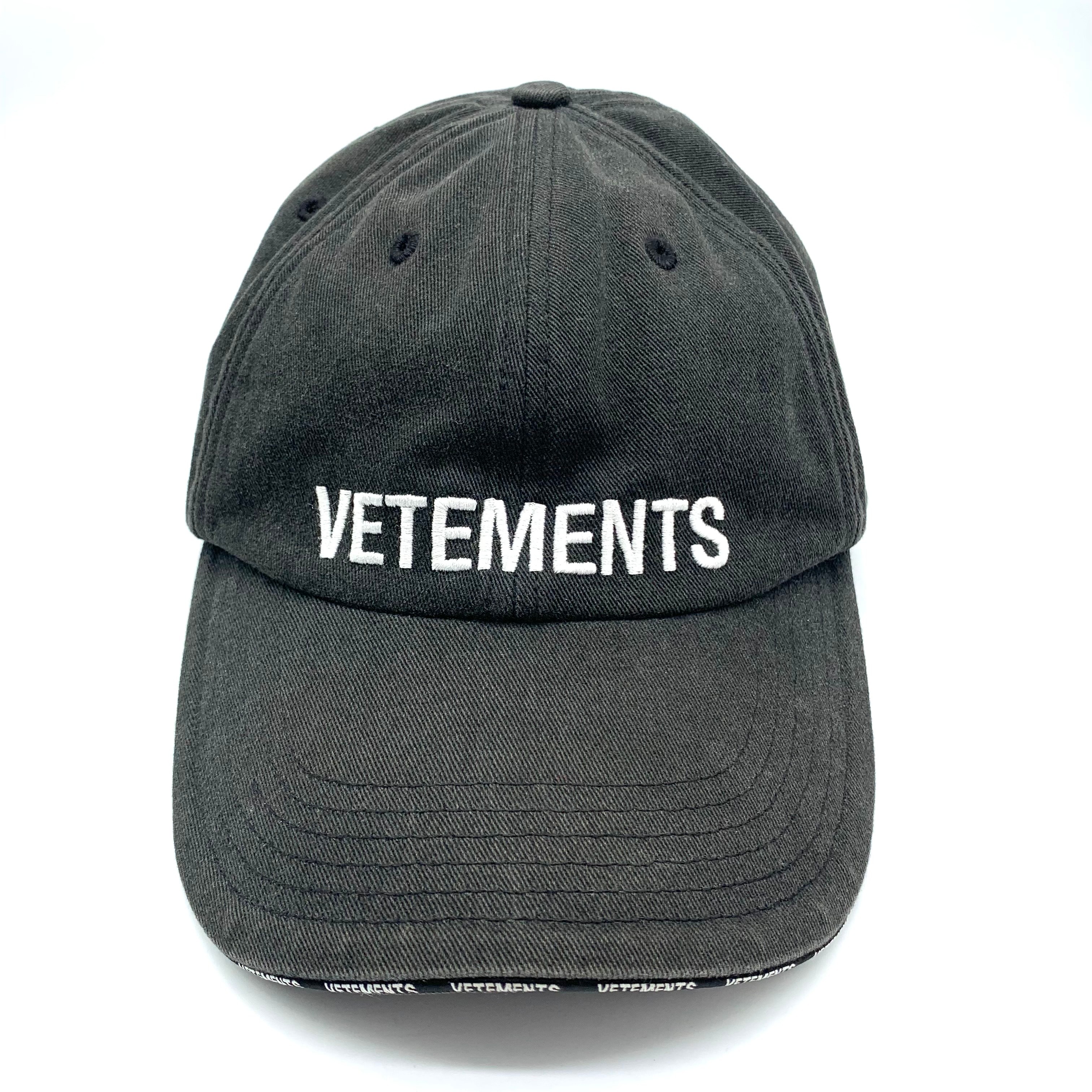 VETEMENTS × Reebok front logo cap Black
