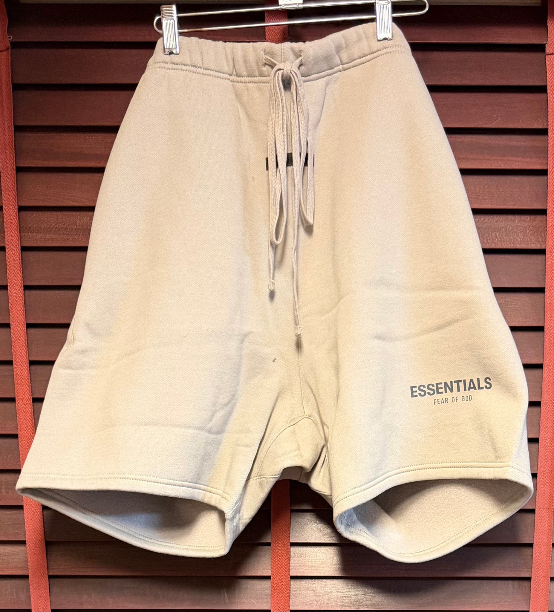FEAR OF GOD ESSENTIALS SWEATSHORT "string"