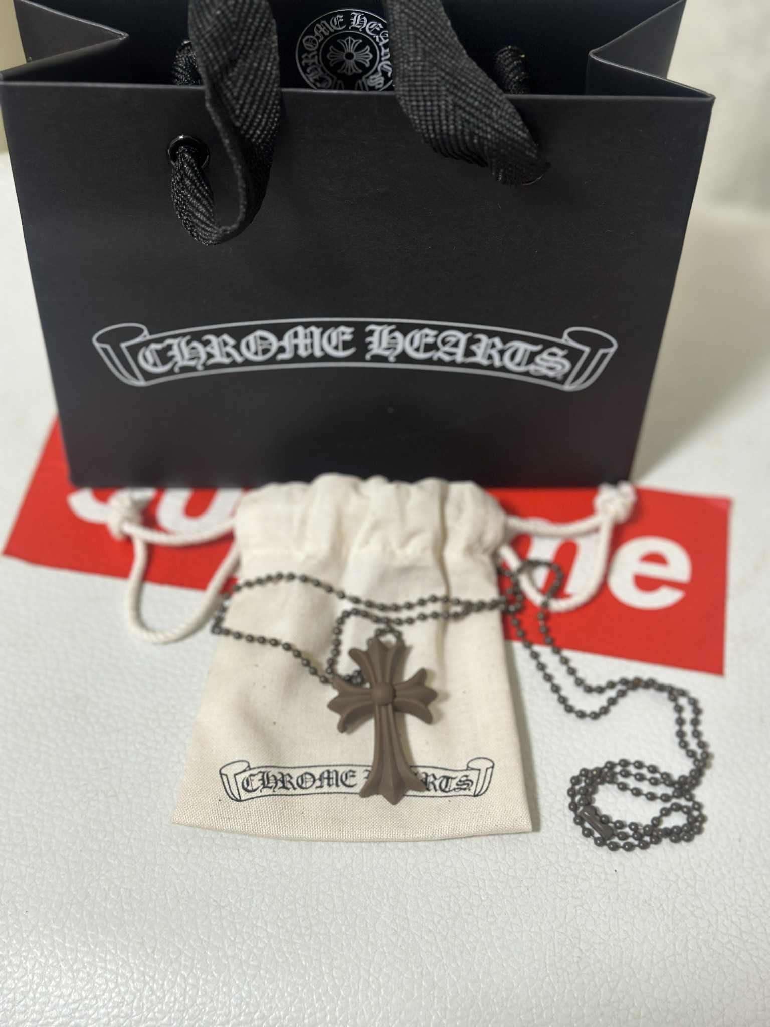 クロムハーツ ラバー スモール CHクロス シリコンネックレス "ブラック"