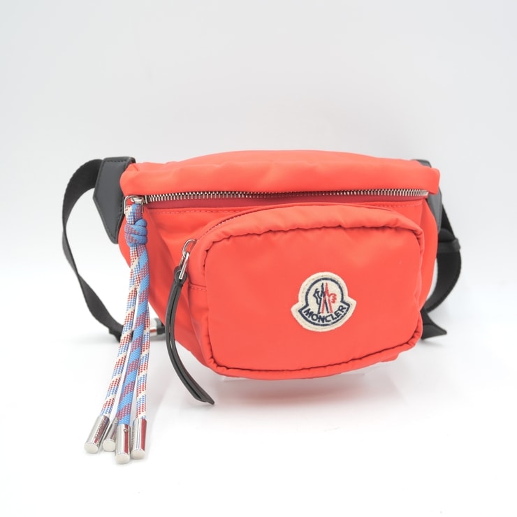 MONCLER(モンクレール)FELICIE フェリシー ベルトバッグ ボディバッグ ウエストバッグ ナイロン レッド シルバー金具 メンズ レディース ユニセックス 【中古】