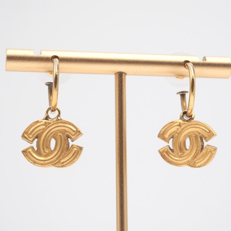 CHANEL(シャネル)ココマーク ヴィンテージ フープピアス ゴールド CCロゴ スイングピアス 01P 2001年春コレクション レディース アクセサリー【中古】