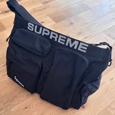 Supreme Field Messenger Bag "Black" (23SS)