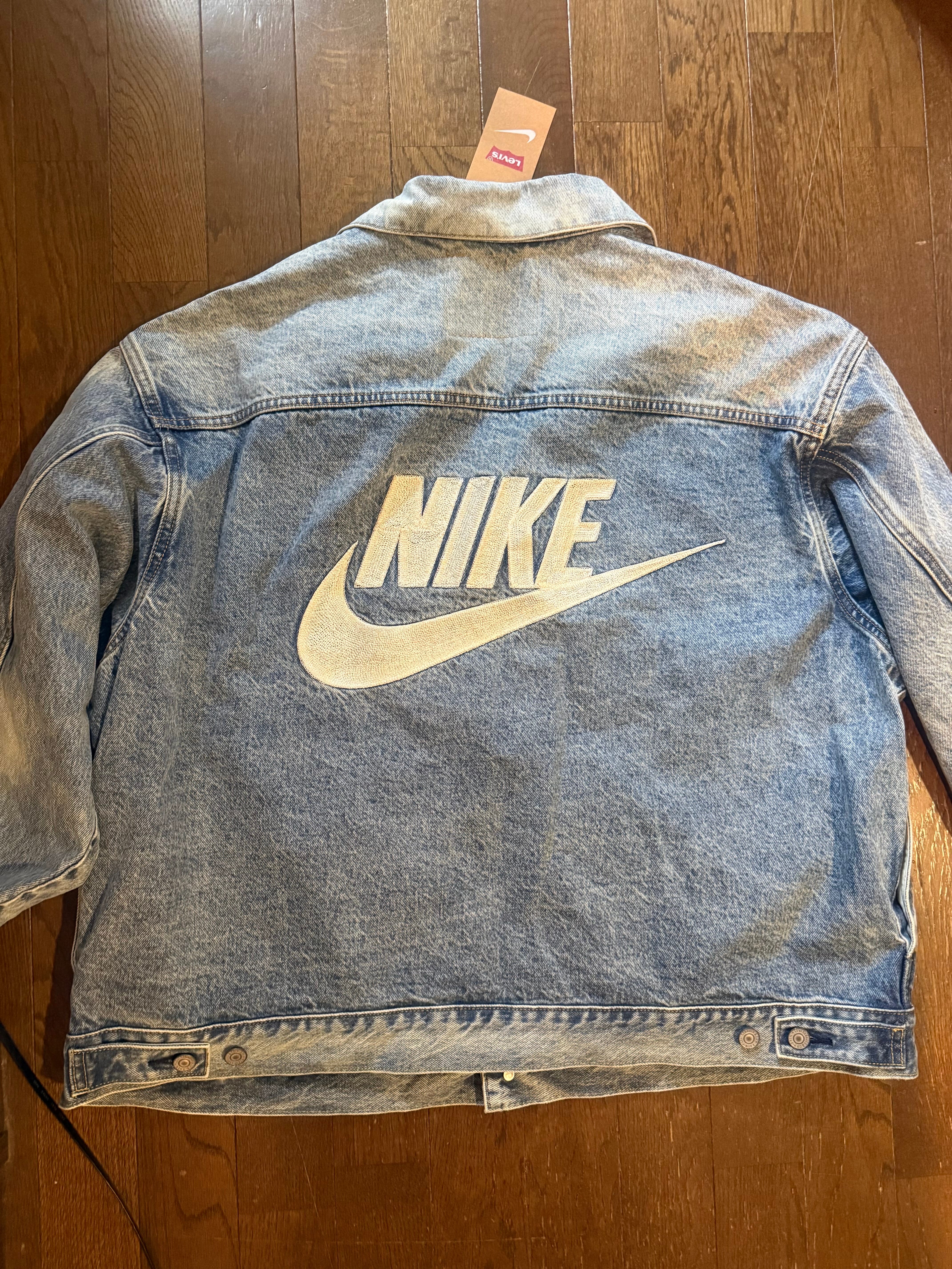 LEVI'S x Nike Denim Trucker Jacket "Light Indigo" 002TM-0000