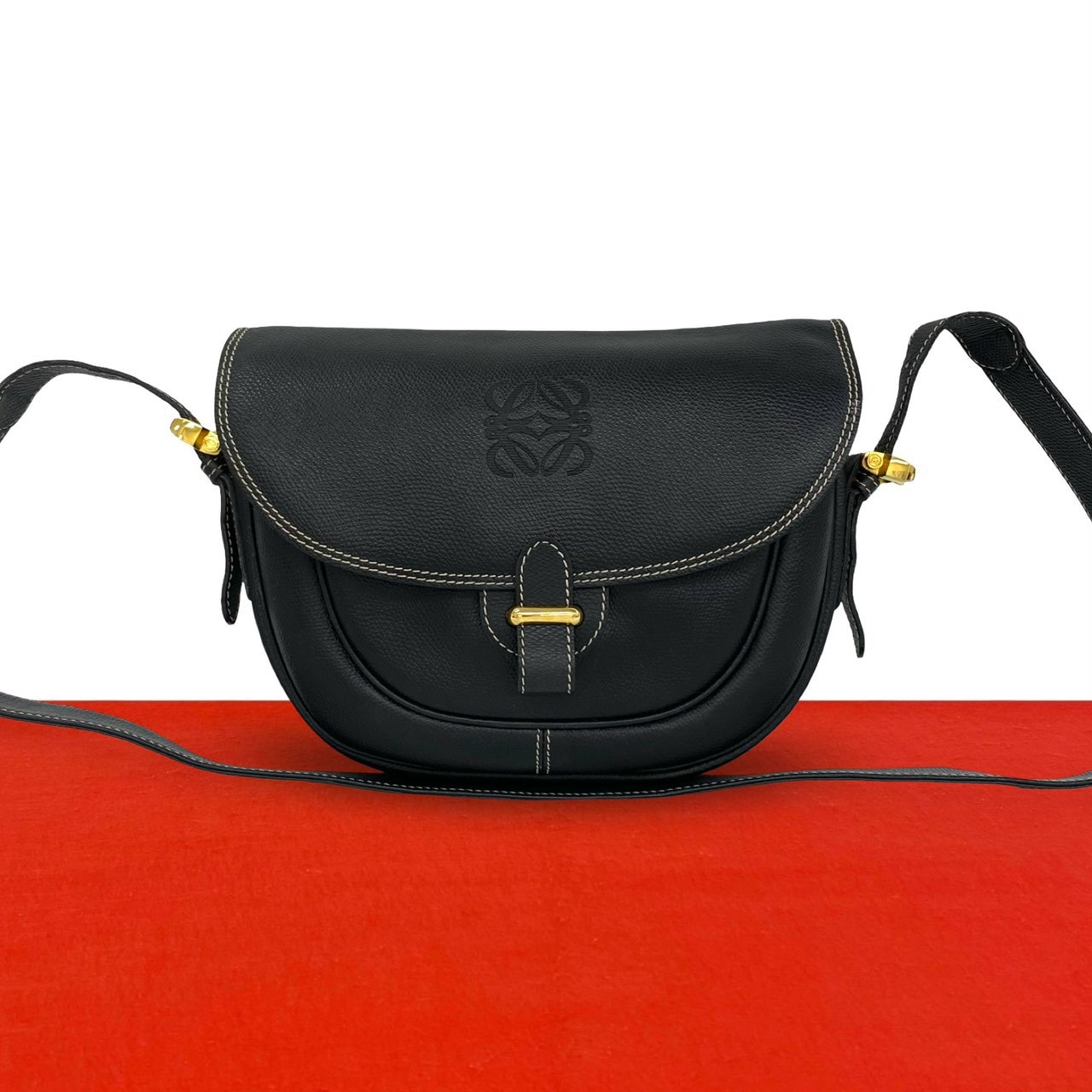 LOEWE ロエベ アナグラム ロゴ 刻印 レザー ショルダーバッグ ブラック
 93061