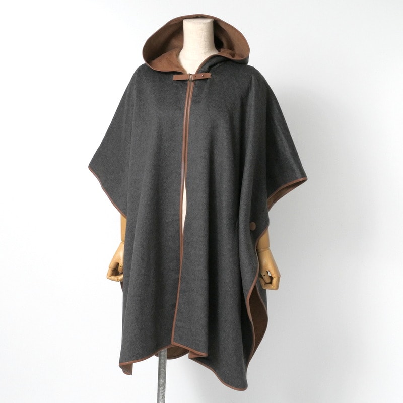 目立った傷や汚れなし】Herno ヘルノ ポンチョ サイズ42 ケープコート