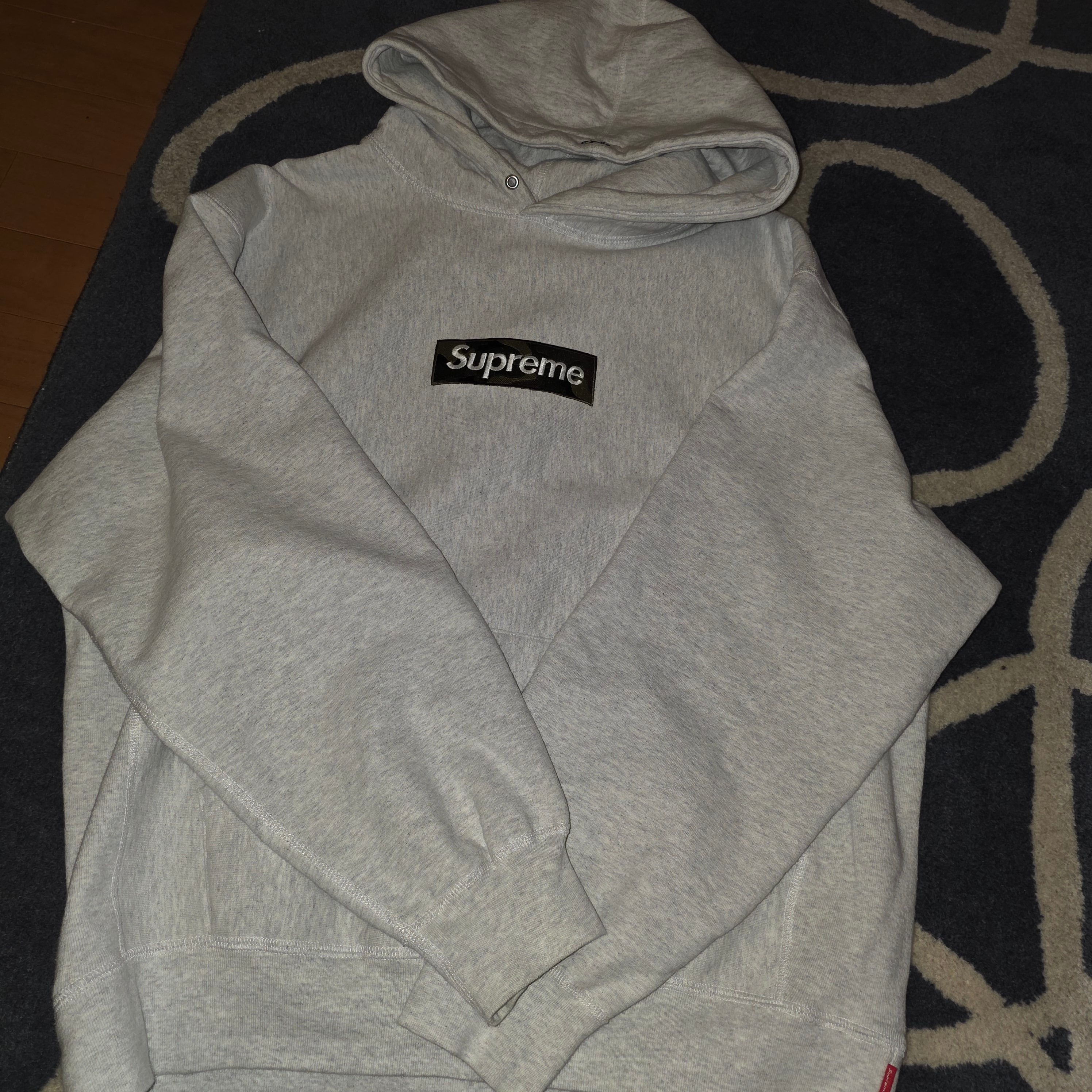 シュプリーム ボックス ロゴ フーディー スウェットシャツ "アッシュ グレー" (23FW)