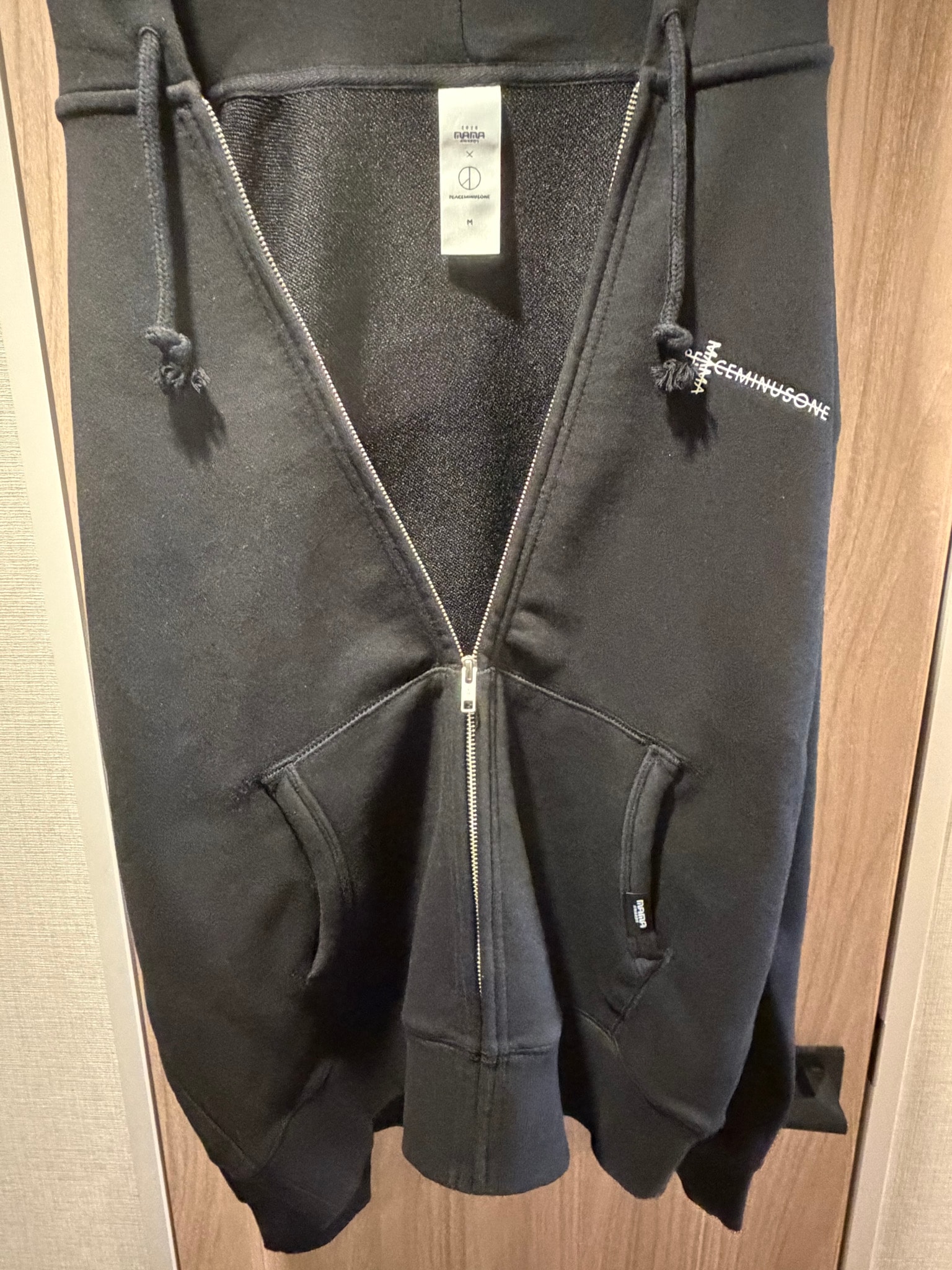 PEACEMINUSONE x 2025 MAMA AWARDS Zip Up Hoodie "Black"