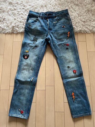 エンブロイダリー ジーンズ