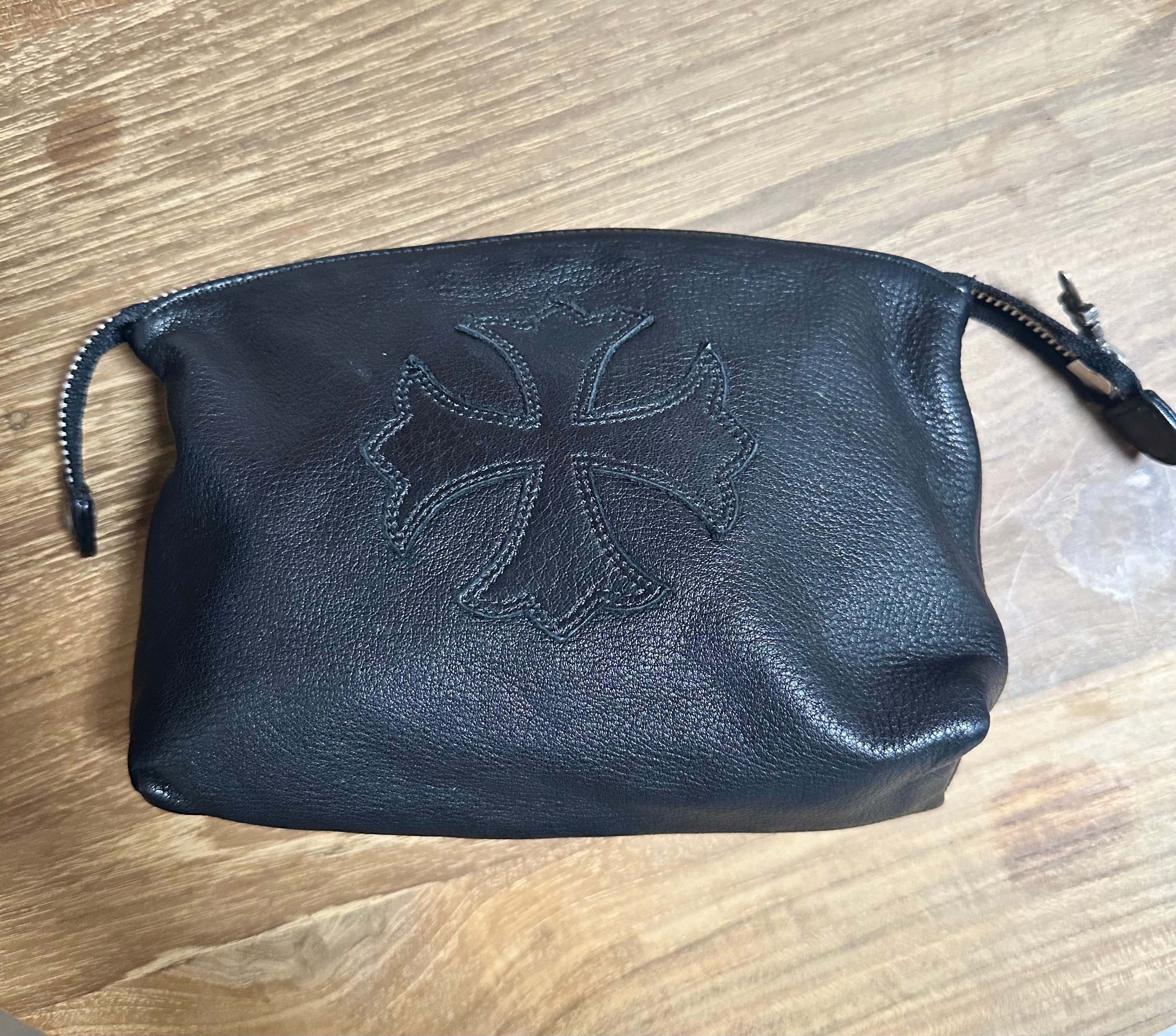 クロムハーツ　クロスパッチ付き　レザーポーチ　Chrome Hearts