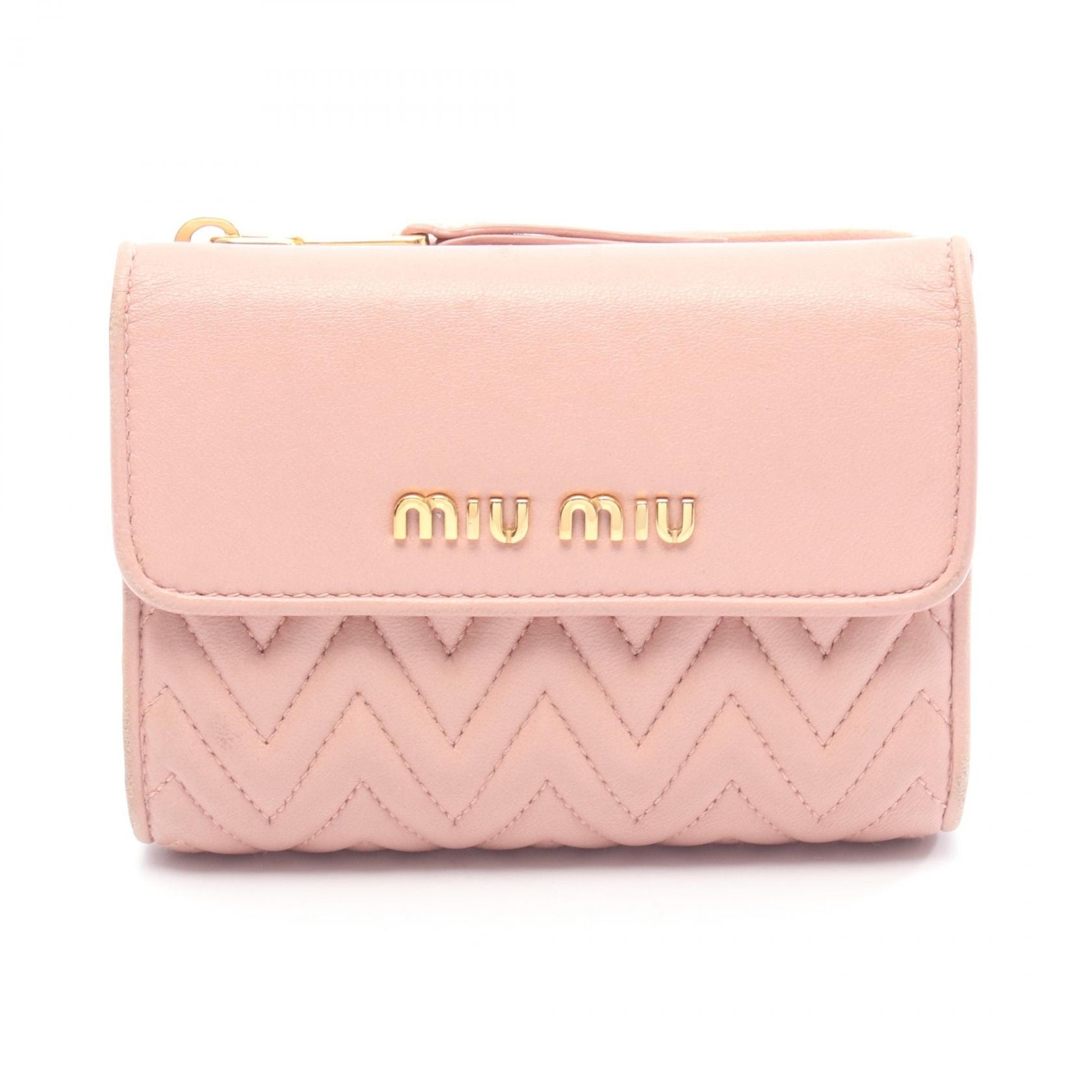 ミュウ ミュウ Miu Miu MATELASSE マテラッセ 二つ折り財布 財布 レザー レディース ピンク系 【中古】