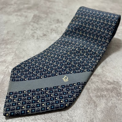 【Christian Dior】クリスチャンディオール 小紋柄ネクタイ CDロゴモチーフ シルク100% メンズ ネイビー 紺色 小紋柄 幾何学柄 ドット柄 ビジネスネクタイ ブランドネクタイ フォーマルネクタイ CDロゴデザイン